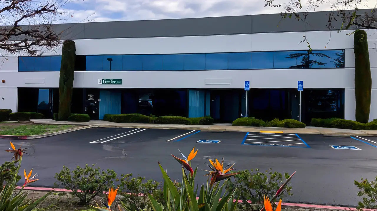 GeoTek Vista office at 1384 Poinsettia Avenue, Suite A